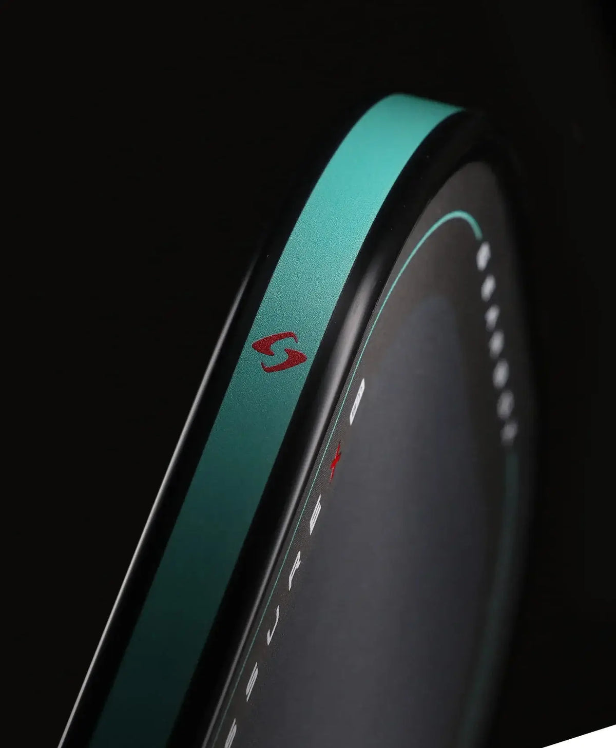 Close-up of Gearbox Pressure X 8M Elongated paddle highlighting its sleek design and performance features.