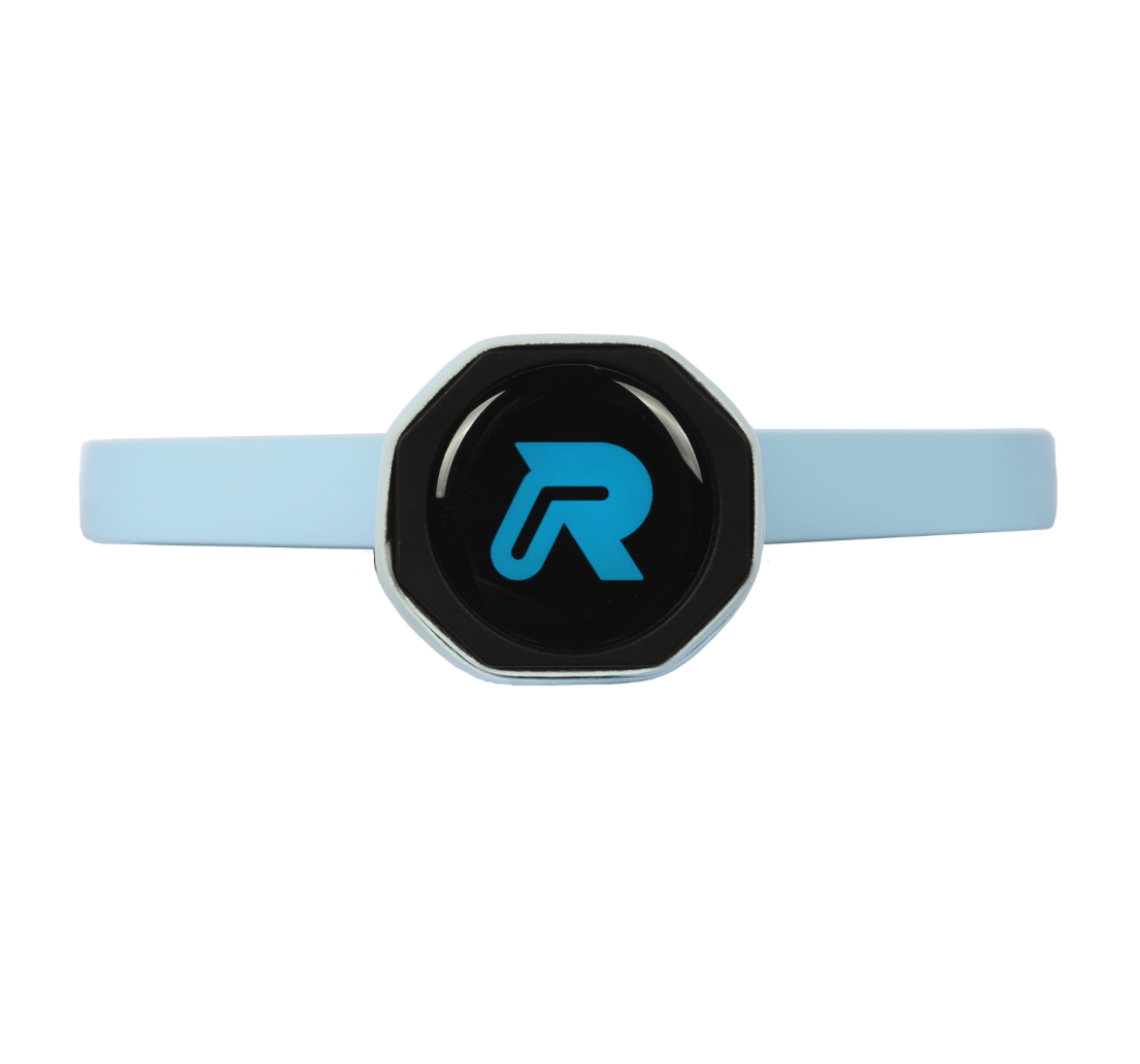 Ronbus Quanta R5.16 paddle featuring a blue strap and black logo, showcasing innovative foam core technology.