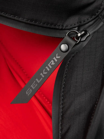 Selkirk Pro Line 2.0 Pickleball Duffle (45L) zipper detail showcasing quality design and interior organization.