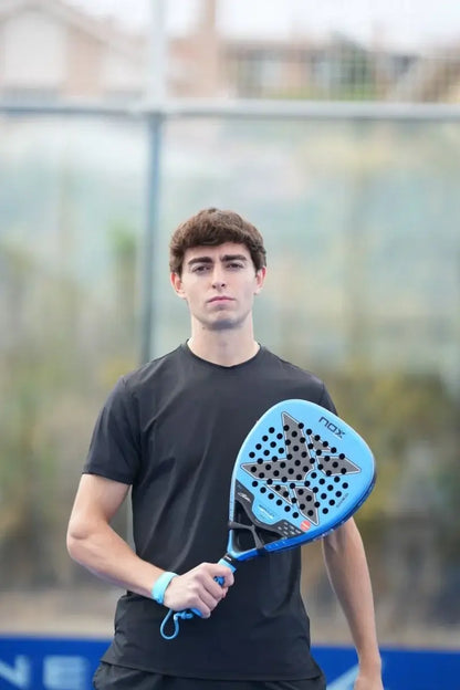 NOX EA10 VENTUS ATTACK 12K XTREM BY EDU ALONSO held by a player in a sporty setting.