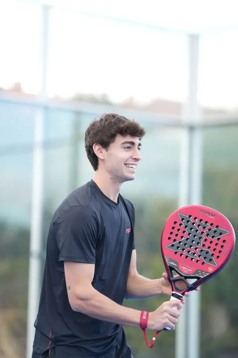 NOX EA10 VENTUS HYBRID 12K XTREM BY EDU ALONSO player in action, showcasing agility and energy.